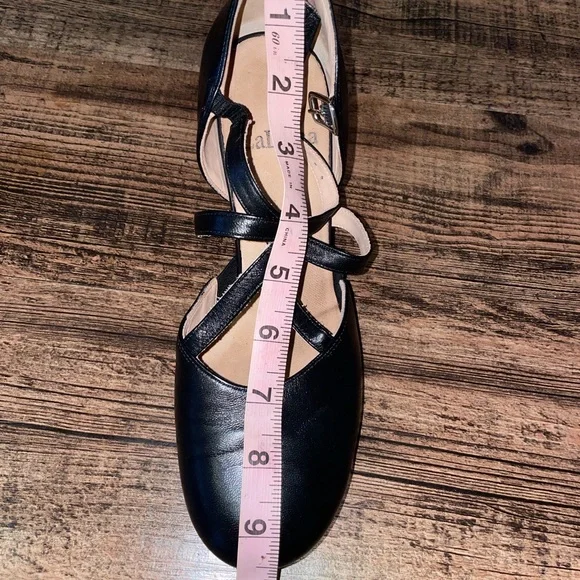 (SOLD)Laduca 2.5” Elizabeth Character Shoe w/Dust Bag - Picture 9 of 10